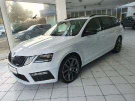 
                                                                                        Voiture
                                                                                         Skoda Octavia Combi RS DSG