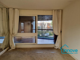 
                                                                                        Vente
                                                                                         SOUS COMPROMIS -Grand 2/3 pièces avec loggia au calme