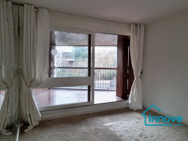 
                                                                                        Vente
                                                                                         SOUS COMPROMIS -Grand 2/3 pièces avec loggia au calme