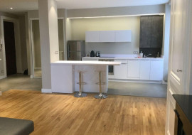 
                                                                                        Location
                                                                                         Spacieux 2 pièces Paris 11è Voltaire