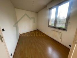 
                                                                                        Location
                                                                                         Spacieux appartement lumineux 3 chambres