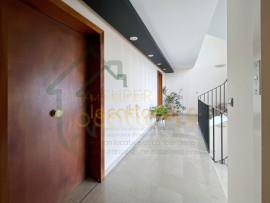 
                                                                                        Location
                                                                                         Spacieux T5 dans résidence prisée avec balcons