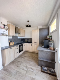 
                                                                                        Vente
                                                                                         St Foy (limite 5) Appartement traversant de  70m² 8ème dernier étage 259 000€