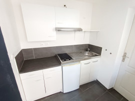 Location
St-Honoré : studio avec jardin privé