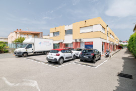 
                                                                                        Location
                                                                                         ST LAURENT DU VAR - CENTRE / Bureaux à louer de 40 m²