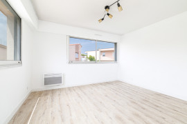 
                                                                                        Location
                                                                                         ST LAURENT DU VAR - CENTRE / Bureaux à louer de 40 m²