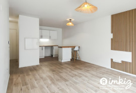 
                                                                                        Vente
                                                                                         Stains – 2P rénové, terrasse et jardin privatifs