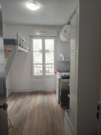 
                                                                                        Location
                                                                                         Studette avec WC refaite à neuf
