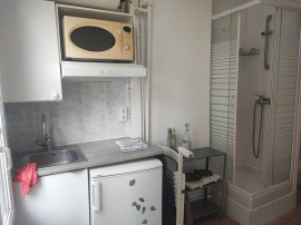 
                                                                                        Location
                                                                                         Studette avec WC refaite à neuf