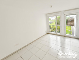 
                                                                                        Vente
                                                                                         Studio 1 pièce, immeuble de 2014, parking