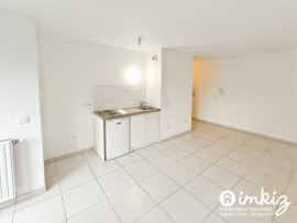 
                                                                                        Vente
                                                                                         Studio 1 pièce, immeuble de 2014, parking
