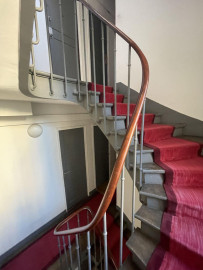 
                                                                                        Location
                                                                                         Studio 12 m² meublé refait à neuf