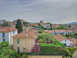 
                                                                                        Location
                                                                                         Studio 13005 / 5 minutes Fac de médecine Timone