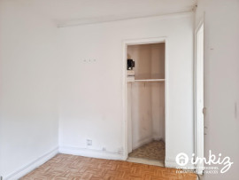 
                                                                                        Vente
                                                                                         Studio 19 m² à rénover - Belle opportunité !
