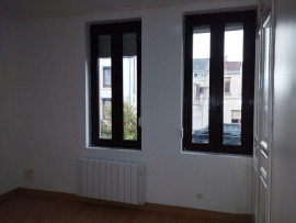 
                                                                                        Location
                                                                                         Studio 20m² - Lumineux et Rénové