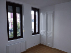 
                                                                                        Location
                                                                                         Studio 20m² - Lumineux et Rénové