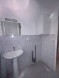 
                                                                                        Location
                                                                                         Studio 20m² - Lumineux et Rénové