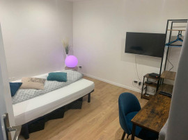 
                                                                                        Location
                                                                                         Studio 20m2 bas Montreuil