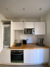 
                                                                                        Location
                                                                                         Studio 22m²
