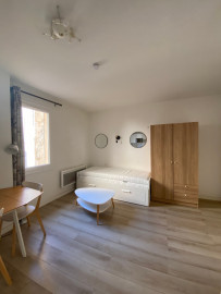 
                                                                                        Location
                                                                                         Studio 22m²