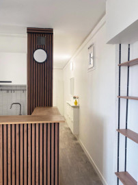 
                                                                                        Vente
                                                                                         Studio 23m2 - REFAIT À NEUF - DPE D