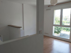 
                                                                                        Location
                                                                                         Studio 24 m2 proche RER