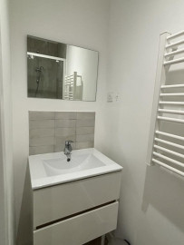 
                                                                                        Location
                                                                                         Studio - 25m²