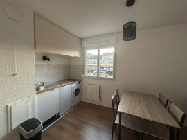 
                                                                                        Location
                                                                                         Studio 25m² meublé et rénové (avec parking)