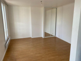 
                                                                                        Location
                                                                                         Studio, 25m2 à 5mn Gare-RER A Maisons laffitte