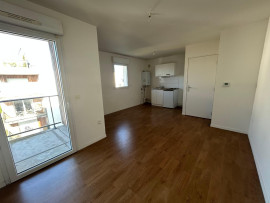 
                                                                                        Vente
                                                                                         Studio 30m2 avec balcon & parking Quartier St-Jean