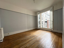 
                                                                                        Vente
                                                                                         Studio