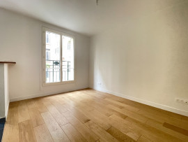 
                                                                                        Vente
                                                                                         Studio