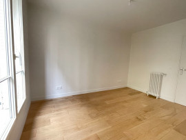 
                                                                                        Vente
                                                                                         Studio