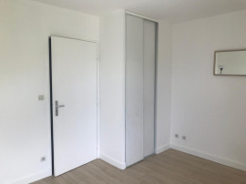 
                                                                                        Location
                                                                                         studio