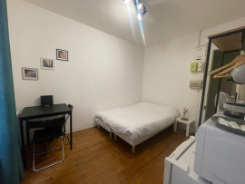 
                                                                                        Vente
                                                                                         Studio