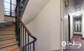 
                                                                                        Vente
                                                                                         Studio