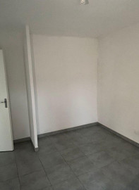 
                                                                                        Location
                                                                                         Studio à louer
