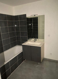 
                                                                                        Location
                                                                                         Studio à louer