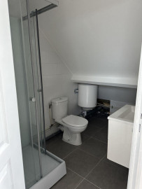 
                                                                                        Location
                                                                                         Studio au calme