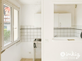 
                                                                                        Vente
                                                                                         Studio  avec balcon, parking et cave