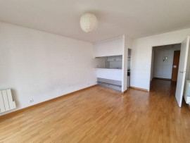 
                                                                                        Location
                                                                                         Studio avec balcon rue de Picpus Paris 12