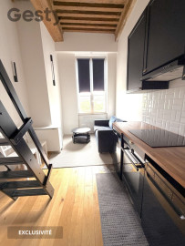 
                                                                                        Location
                                                                                         Studio avec chambre à la Croix Rousse