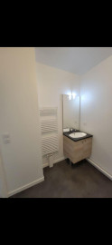 
                                                                                        Location
                                                                                         Studio avec grande terrasse et parking couvert