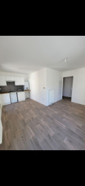 
                                                                                        Location
                                                                                         Studio avec grande terrasse et parking couvert