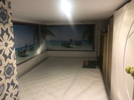 Location
Studio avec mezzanine