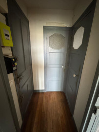 
                                                                                        Location
                                                                                         Studio avec petite chambre séparée.