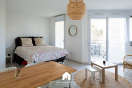 
                                                                                        Location
                                                                                         Studio Belle Ile 2