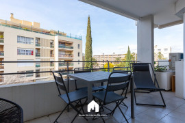 
                                                                                        Location
                                                                                         Studio Belle Ile 2