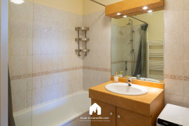 
                                                                                        Location
                                                                                         Studio Belle Ile 2