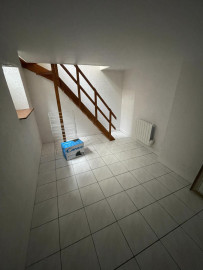 
                                                                                        Location
                                                                                         Studio Bordeaux Gambetta Triangle Or